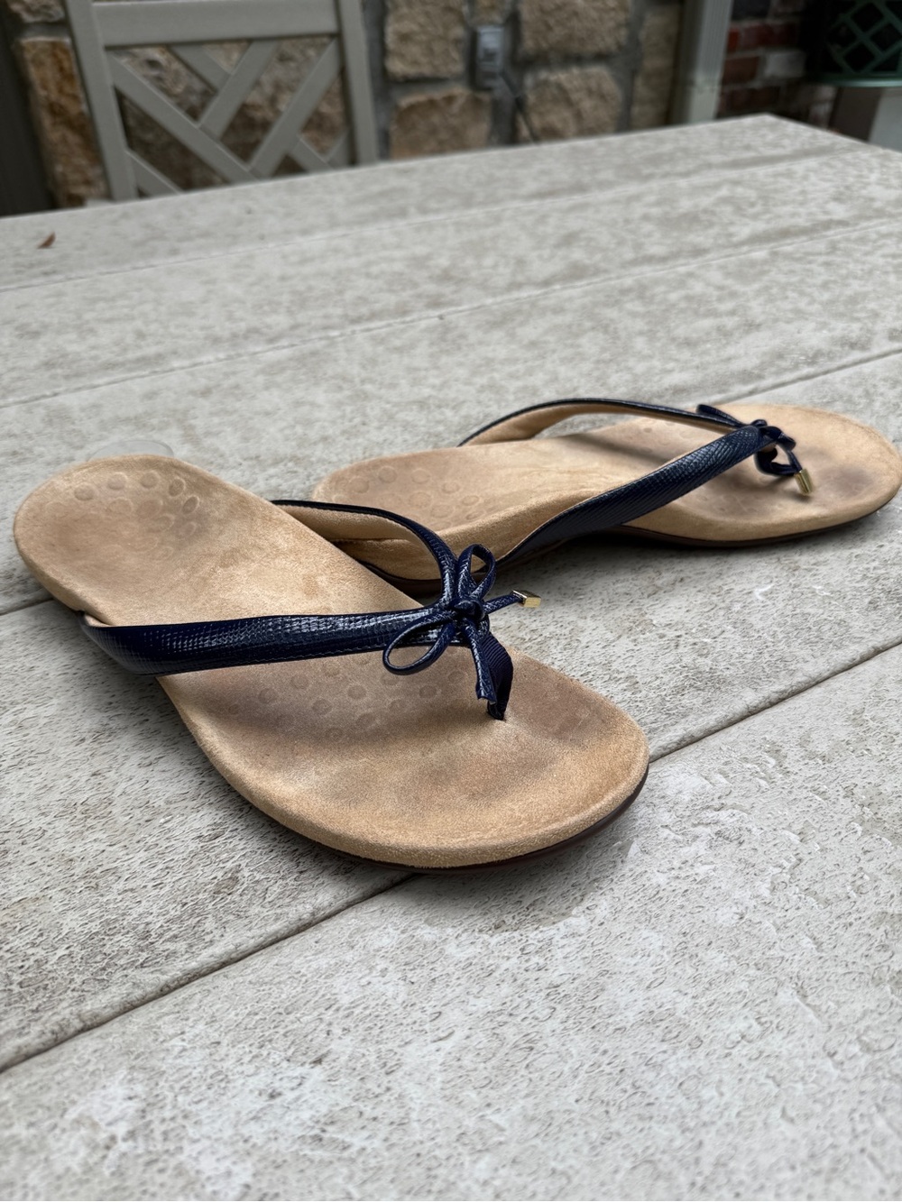 Vionic Navy Bow Thong Sandals with Tan Footbed